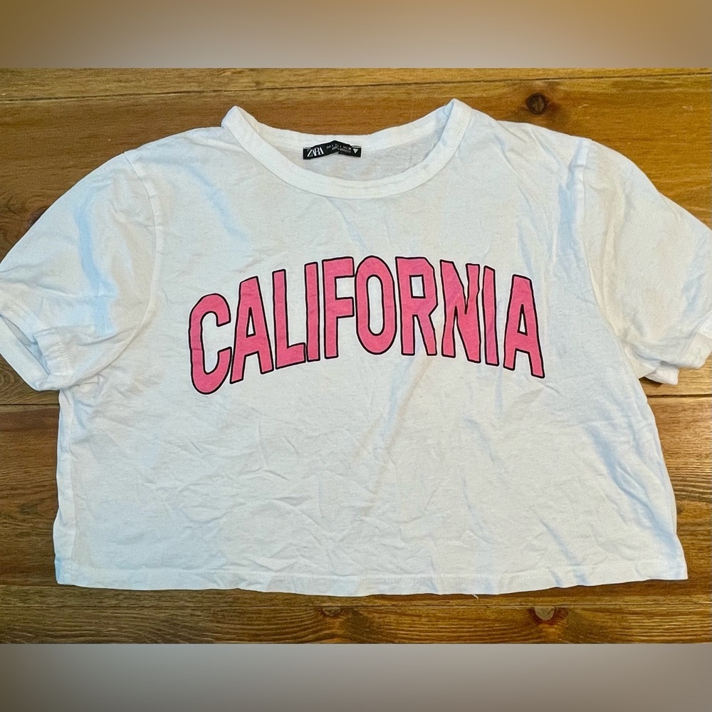 Zara | Pink California Cropped Tee Shirt | White SS | Women’s L